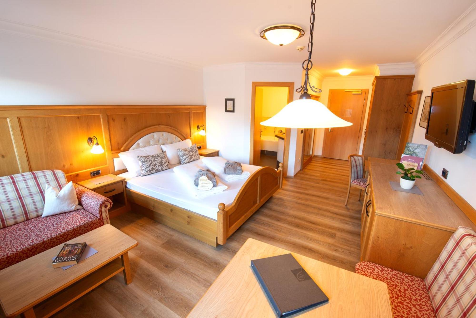 Aktiv & Wellnesshotel Zentral Prato allo Stelvio Exterior foto